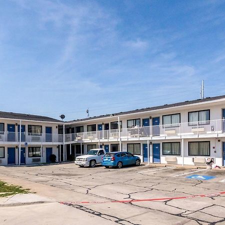 Motel 6 Fort Worth North Haltom City ภายนอก รูปภาพ