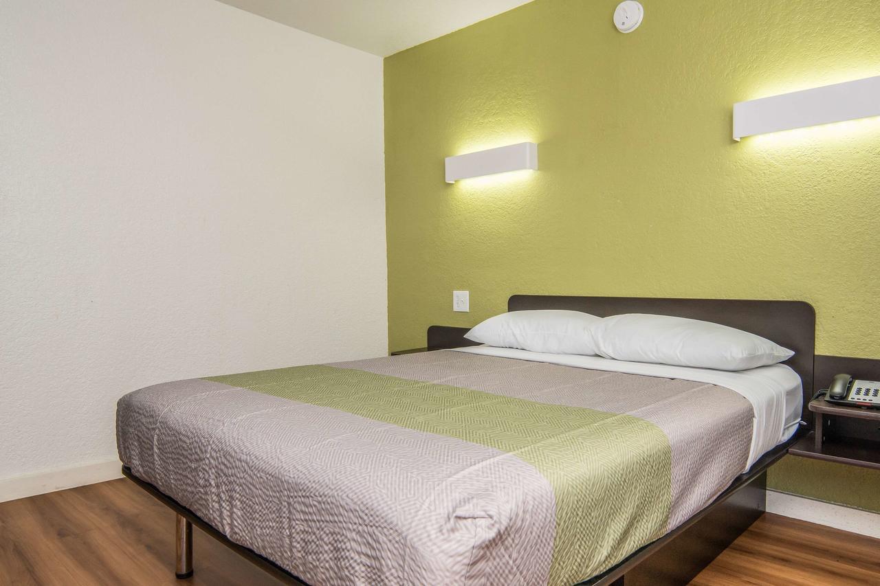 Motel 6 Fort Worth North Haltom City ภายนอก รูปภาพ