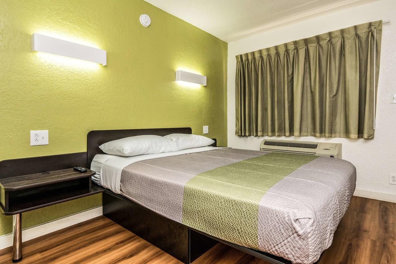 Motel 6 Fort Worth North Haltom City ภายนอก รูปภาพ